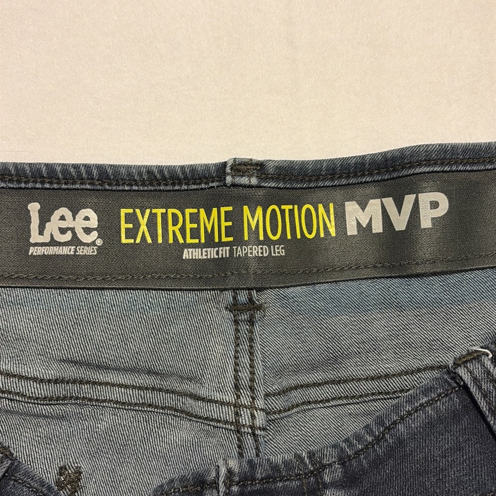 LEE EXTREME MOTION MVP ATHLETIC FIT TAPERED LEG JEANS; 42X30 Dark Wash - Picture 4 of 8